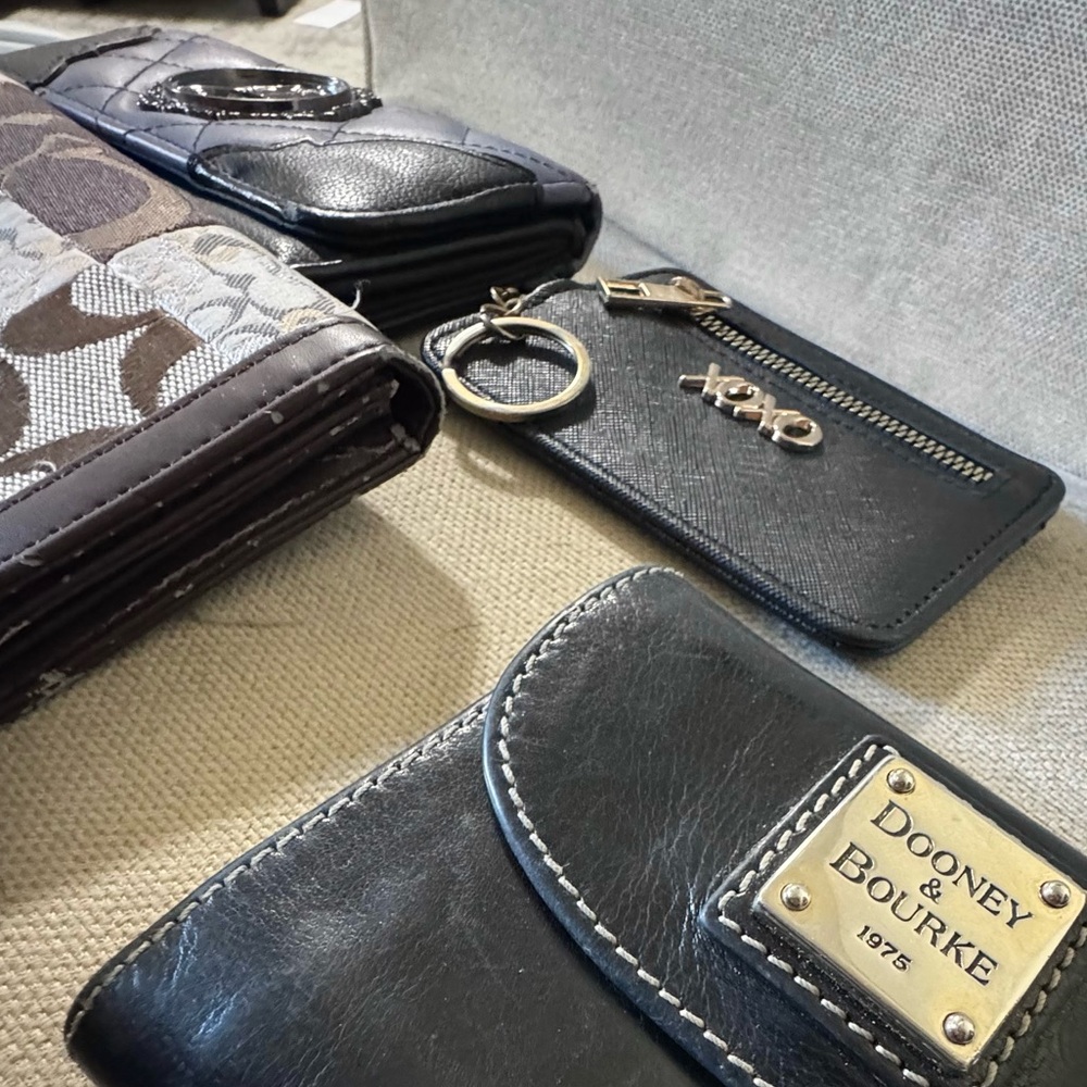 Assorted Wallet Bundle - Picture 2 of 9